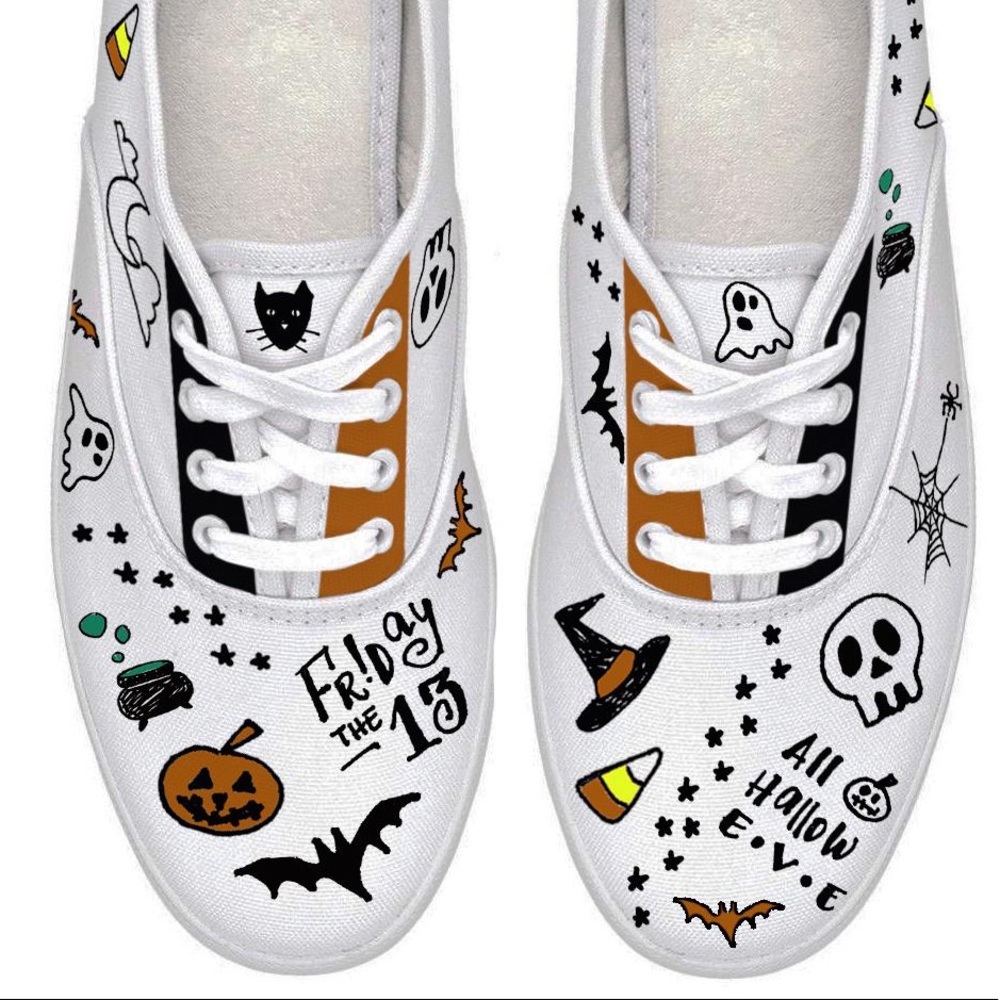 Halloween shoes! So festive! 👻